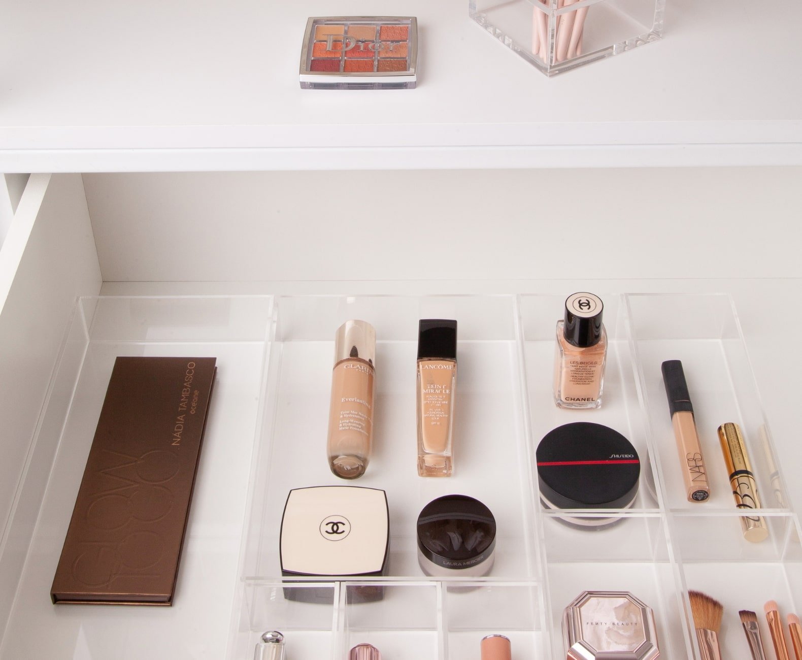 * Kit Gaveta Makeup Glow (49L x 40P)