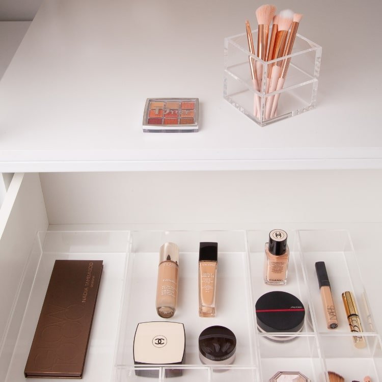 * Kit Gaveta Makeup Glow (49L x 40P)