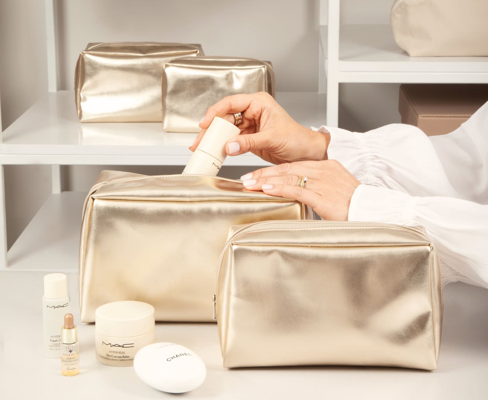 Necessaire Dourada